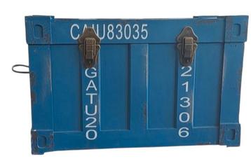 Vintage houten kist beschikbaar voor biedingen
