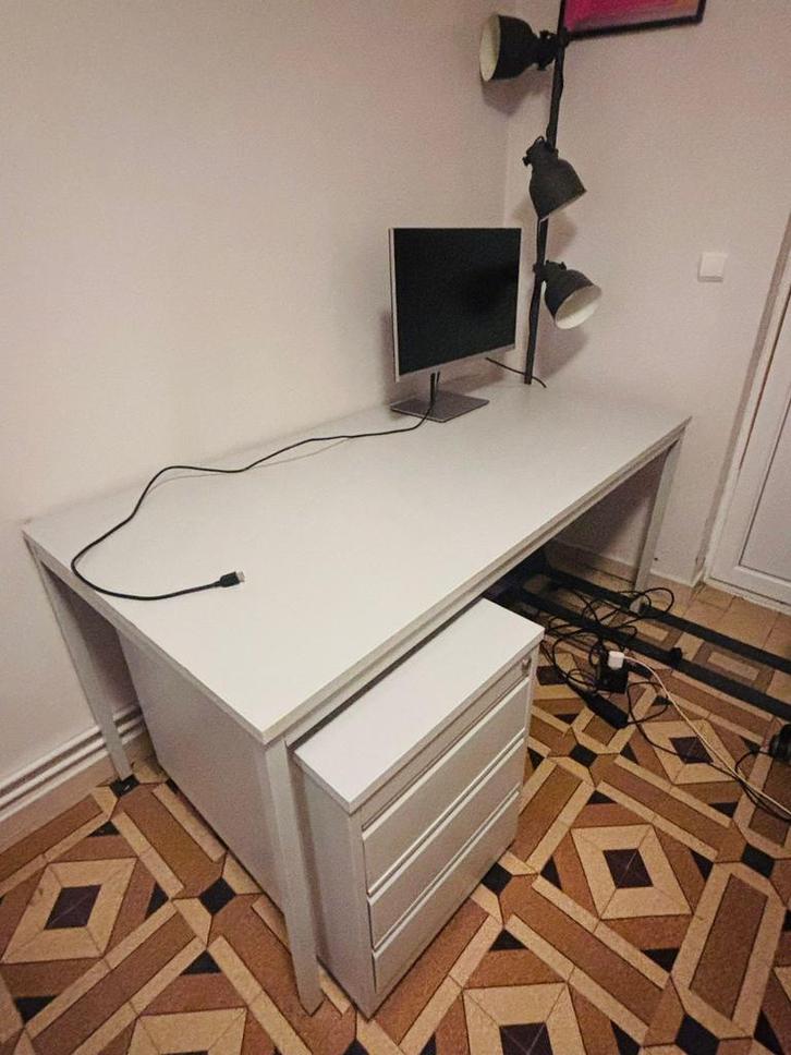 Grand bureau avec tiroirs, Maison & Meubles, Bureaux, Utilisé, Bureau, Enlèvement