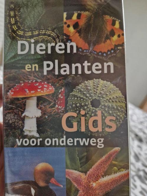 Alfred Handel - De dieren en plantengids voor onderweg, Boeken, Natuur, Zo goed als nieuw, Ophalen