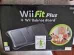 Wii fit plus + Wii balance board, Games en Spelcomputers, Ophalen, Zo goed als nieuw, Met games