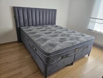 Boxspringbed beschikbaar voor biedingen