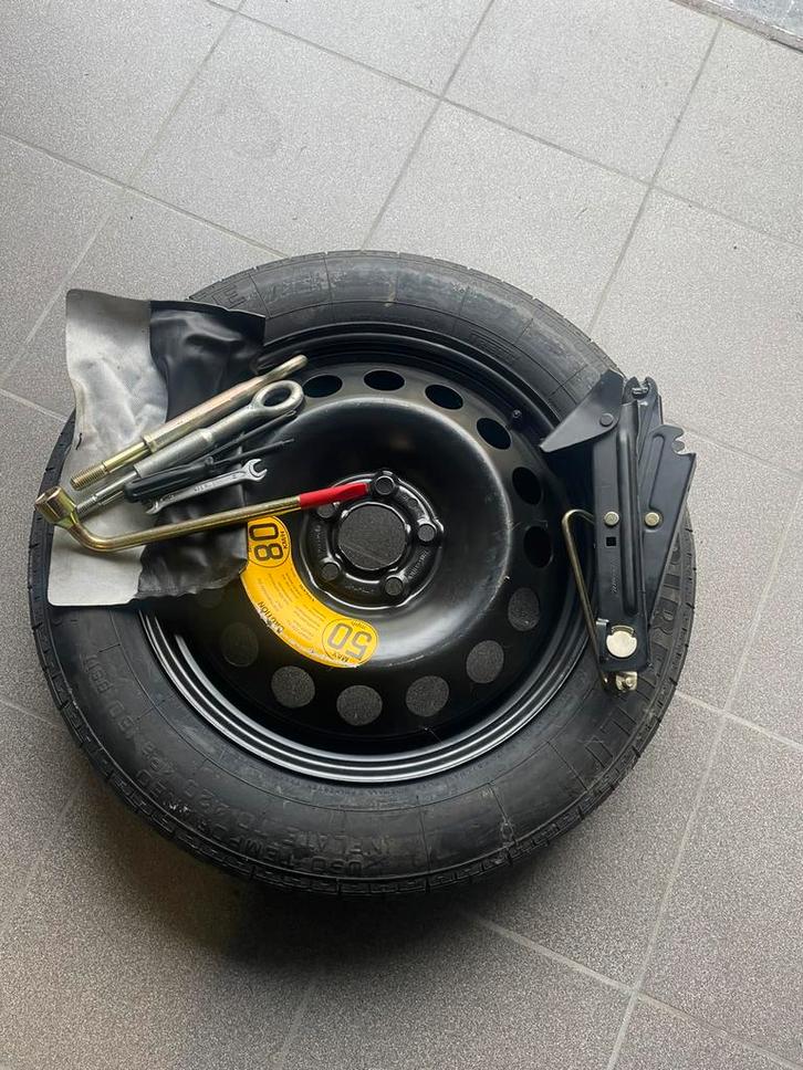 Volvo XC70 thuiskomer NIEUW (2007 - 2016), Auto-onderdelen, Banden en Velgen, Banden en Velgen, Zomerbanden, 17 inch, Overige