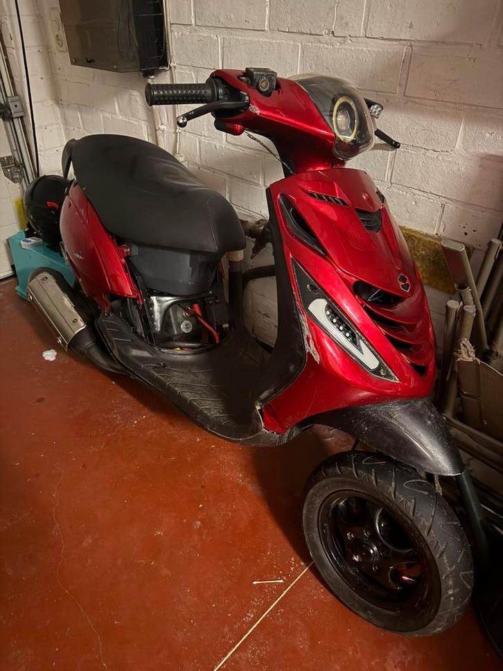 172cc stage 3, Fietsen en Brommers, Scooters | Piaggio, Zo goed als nieuw, Zip, Ophalen