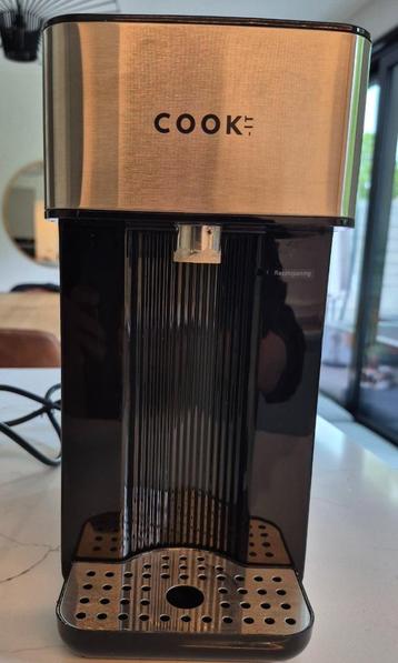 Heet waterdispenser  beschikbaar voor biedingen