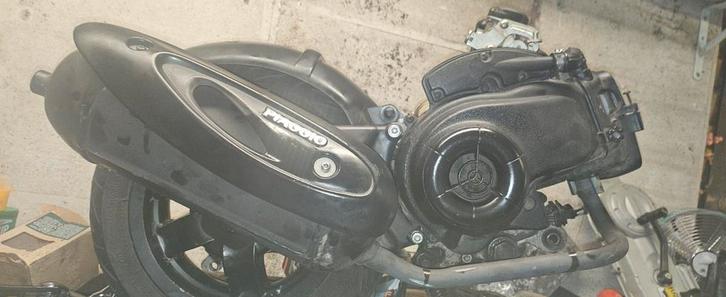 Gereviseerde piaggio zip zwart wit, Fietsen en Brommers, Brommeronderdelen | Snorfietsen, Gebruikt, Piaggio, Blok, Ophalen of Verzenden