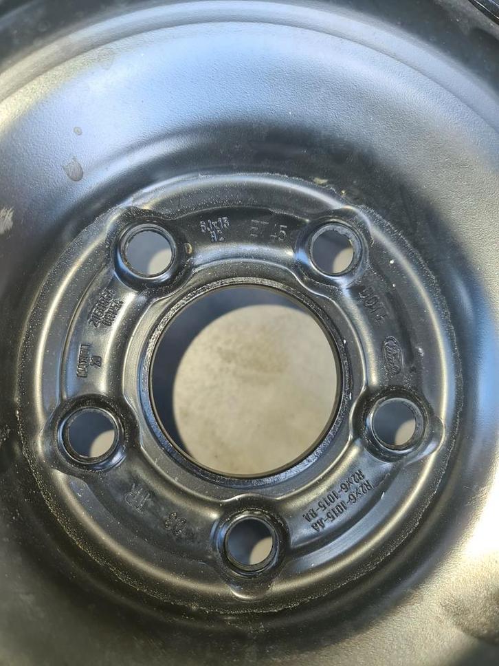 Ford Courier 15" stalen velgen+druksensors en wieldeksels, Auto-onderdelen, Banden en Velgen, Ophalen