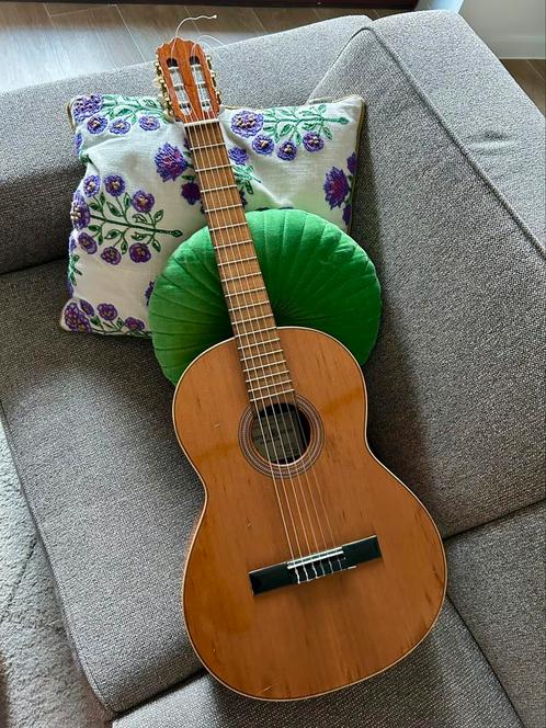 Vicente Sanchis Model 28 klassieke gitaar 70s, Muziek en Instrumenten, Snaarinstrumenten | Gitaren | Akoestisch, Zo goed als nieuw