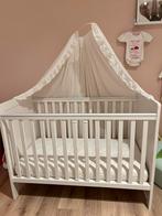 Babybed + matras en kast, Enfants & Bébés, Berceaux & Lits, Enlèvement, Comme neuf