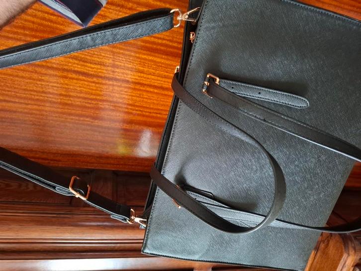 Nouveau sac pour femme pour une étudiante !, Bijoux, Sacs & Beauté, Sacs | Sacs Femme, Comme neuf, Noir, Enlèvement