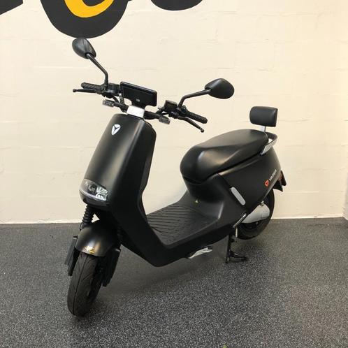 yadea g5 bromscooter 25km elektrisch slechts 900km!!!, Fietsen en Brommers, Scooters | Overige merken, Zo goed als nieuw, Klasse A (25 km/u)