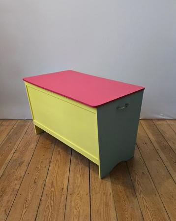 Vintage bankje - koffer voor speelgoed - kinderkamer - 1969 beschikbaar voor biedingen