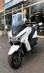 Kymco Town 125 mat wit (Nieuwstaat van 8/2025), Fietsen en Brommers, Ophalen, Overige modellen, Nieuw, Benzine