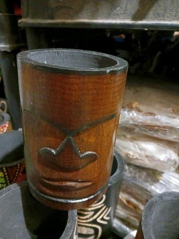 pot à crayons tiki en bois d albesia 20 cm beschikbaar voor biedingen
