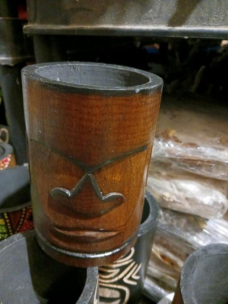 pot à crayons tiki en bois d albesia 20 cm, Antiek en Kunst, Kunst | Beelden en Houtsnijwerken, Ophalen of Verzenden