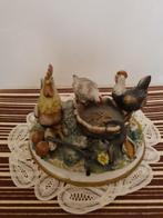 Statuette Capodimonte Famille de poules, Antiquités & Art, Antiquités | Porcelaine, Enlèvement ou Envoi