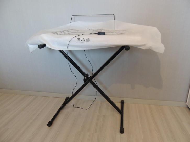 Keyboard Casio CTK1200, Muziek en Instrumenten, Keyboards, Zo goed als nieuw, 61 toetsen, Casio, Met standaard, Ophalen