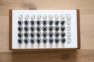livid instruments Code V2, Autres marques, Comme neuf, Avec connexion MIDI, Enlèvement ou Envoi