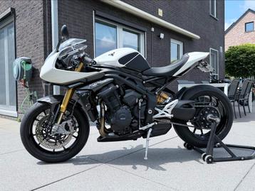 Triumph Speed Triple 1200RR - 2650 KM beschikbaar voor biedingen