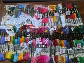 Fil à broder DMC Mouline 6 fils à fendre - 10 pièces/sac, Enlèvement ou Envoi, Neuf, Broderies à la main, Fil à broder ou Soie