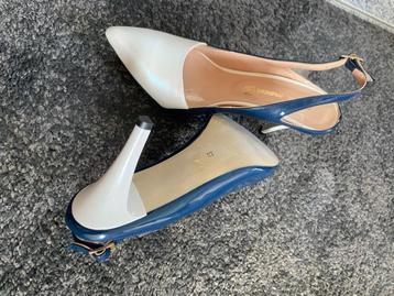 Schoenen  beschikbaar voor biedingen