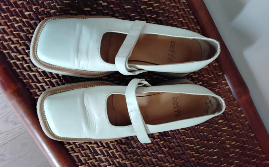 chaussures vintage beiges taille 38, Enlèvement, Comme neuf, Beige