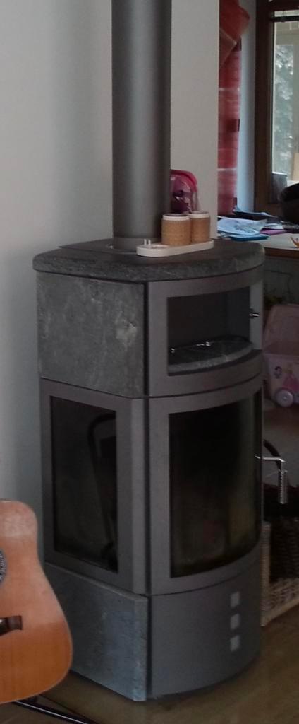Poêle à bois confortable avec stéatite et verre, Maison & Meubles, Poêles, Utilisé, Poêle à bois, Bois, Enlèvement
