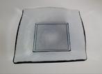 Vierkante glazen schaal 26,5 x 26,5 cm, Huis en Inrichting, Woonaccessoires | Dienbladen, Ophalen of Verzenden, Zo goed als nieuw