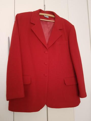 Veste rouge chaude, T.46 beschikbaar voor biedingen