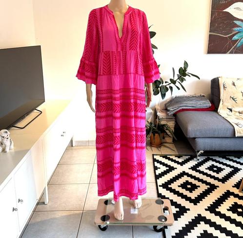 Beautiful maxi dress with boho print (S/M) new, Kleding | Dames, Jurken, Nieuw, Maat 38/40 (M), Roze, Onder de knie, Ophalen of Verzenden