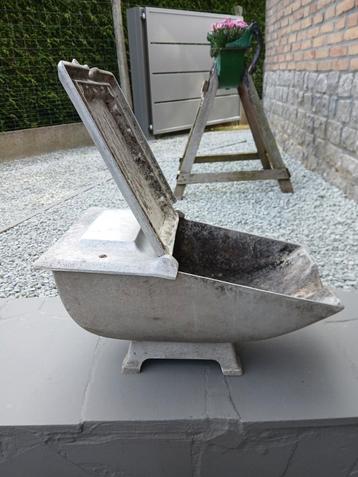 Mooie aluminium kolenbak. beschikbaar voor biedingen