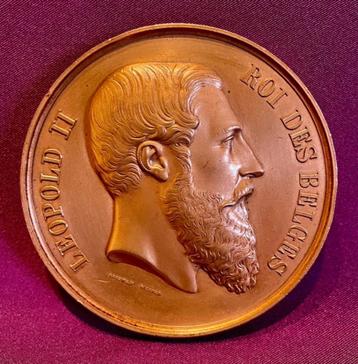 Bronzen medaille Koning Leopold II door Leopold Wiener. beschikbaar voor biedingen