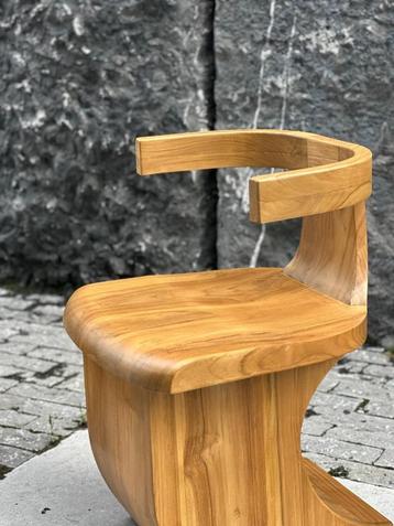 Chaise en forme de S en bois massif (plusieurs pièces en sto