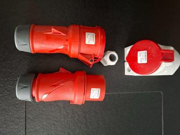 Mennekes CEE stopcontact 5-polig 400V -32Amp met stekkers beschikbaar voor biedingen