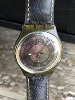 Montre Swatch noir homme bracelet cuir, Handtassen en Accessoires, Horloges | Heren, Ophalen of Verzenden, Gebruikt, Leer, Swatch