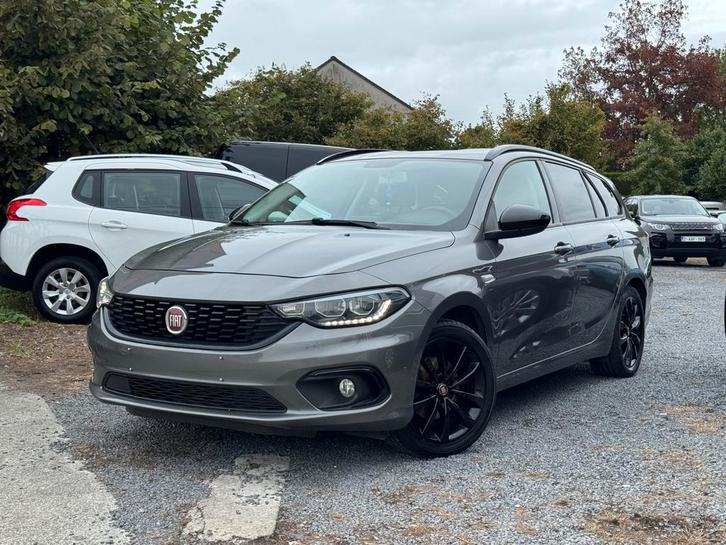 Fiat Tipo 1.4i Lounge | 2018 | 132.000 km | Navi | Camera, Auto's, Fiat, Bedrijf, Te koop, Tipo, ABS, Achteruitrijcamera, Airbags
