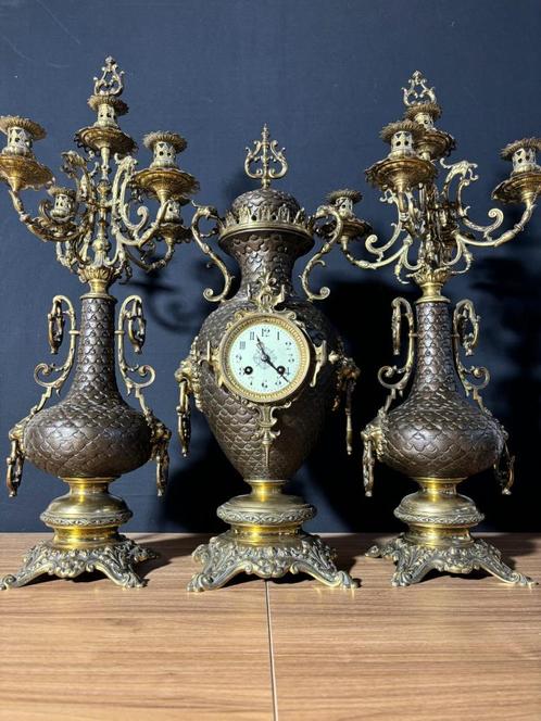 (77) Antieke Franse Bronzen VaasPendule met Kandelaren 1880, Antiek en Kunst, Antiek | Klokken, Ophalen of Verzenden