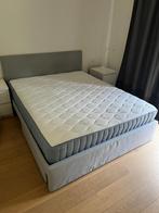 Queensize bed en matras, Ophalen of Verzenden, Zo goed als nieuw, Twijfelaar, 200 cm