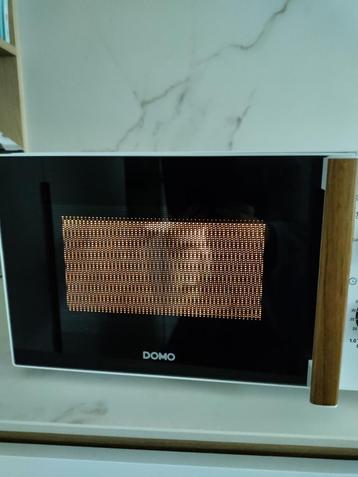 Microgolfoven Domo, vrijstaand model DO1057, zeer netjes. beschikbaar voor biedingen