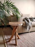 Houten bijzettafeltje/ plantentafeltje, Ophalen, Zo goed als nieuw