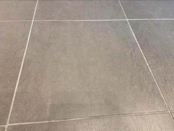 Tegels grijs 45x45cm 18 stuks 4m2 beschikbaar voor biedingen