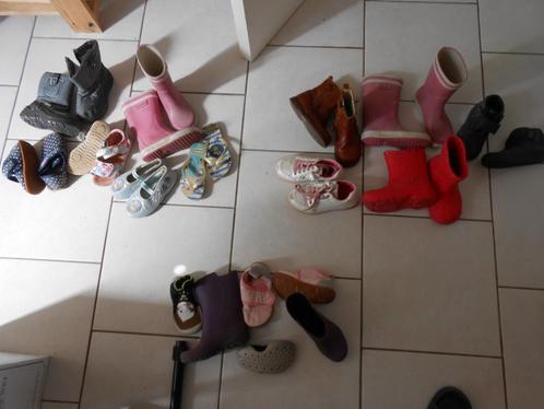 LOT baskets chaussures pantoufles bottes fille P 24 25 et 26, Enfants & Bébés, Vêtements enfant | Chaussures & Chaussettes, Utilisé
