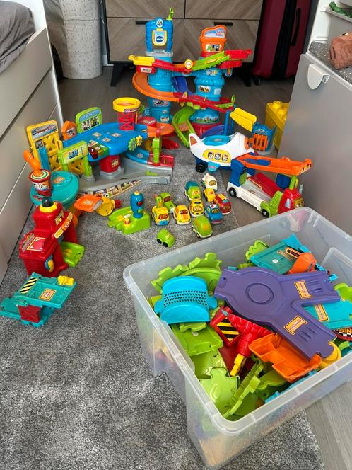 Groot pakket Vtech Toet toet auto’s + garage’s en wegdelen, Kinderen en Baby's, Speelgoed | Vtech, Ophalen