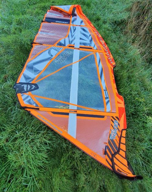 Wavezeil RRD Compact 4,6 m2, Watersport en Boten, Windsurfen, Zo goed als nieuw, Zeil, Minder dan 250 cm, Met draagtas, Minder dan 5 m²