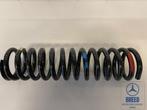 NOS spiraalveer voorzijde voor Mercedes-Benz R107 W114 W115, Ophalen of Verzenden, Nieuw, Mercedes-Benz