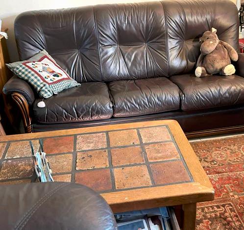 Mooi salon 3 zit en 2 eenzitter en salontafel, Huis en Inrichting, Zetels | Zetels, Gebruikt, Driepersoons, Hout, Kunststof, Leer