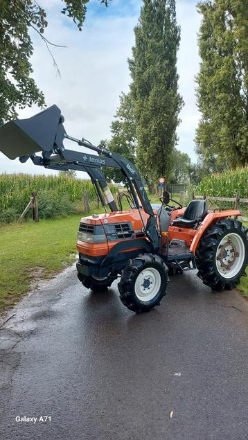 MINI-MIDITRACTOR kubota 30pk 4x4  servo NIEUWE voorlader  beschikbaar voor biedingen