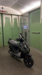 Piaggio zip a klasse 80cc, Fietsen en Brommers, Ophalen, Zip, Klasse A (25 km/u), Zo goed als nieuw