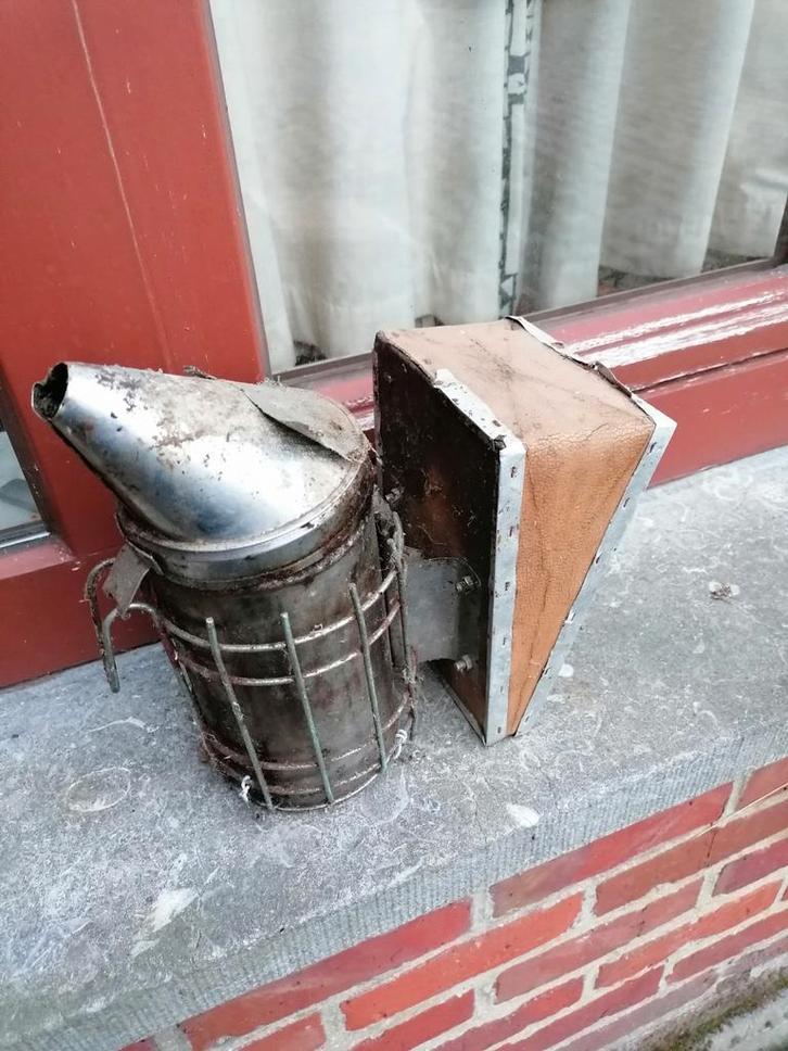 2 x Oude imker bijenroker / smoker, Dieren en Toebehoren, Overige Dieren-accessoires, Ophalen