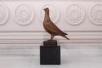 Bronzen Beeld Van Een Duif Op Een Marmeren  Voetstuk, Antiek en Kunst, Verzenden