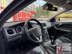 Volvo V60 2.4 D5 Momentum | Leder | Cruise | Climate | Navi, Auto's, 129 g/km, Zwart, Startonderbreker, Te koop